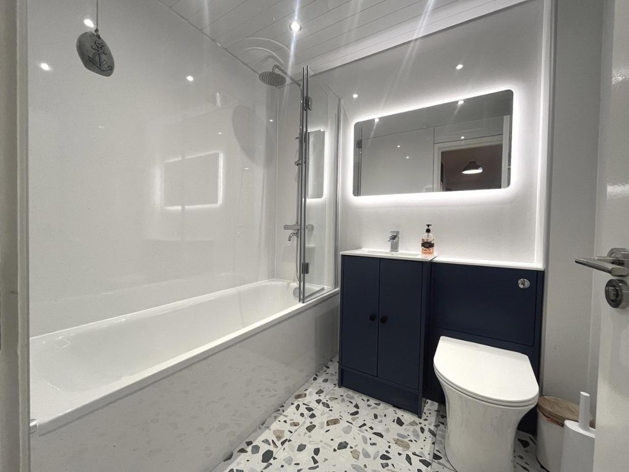 Coastal View Apartment บุชมิลส์ ภายนอก รูปภาพ